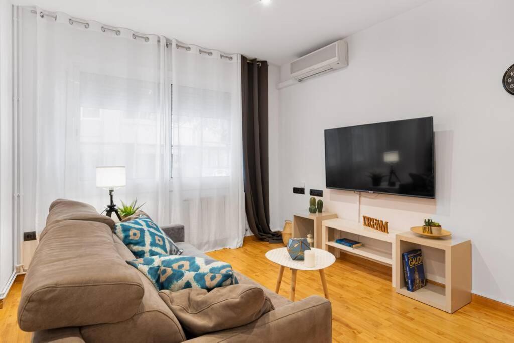 Lodging Apartments Villa De Gracia 2 Bedroom Cozy Apartment Βαρκελώνη Εξωτερικό φωτογραφία