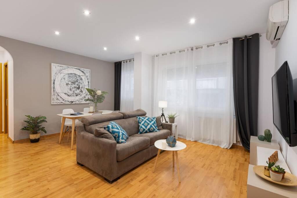 Lodging Apartments Villa De Gracia 2 Bedroom Cozy Apartment Βαρκελώνη Εξωτερικό φωτογραφία