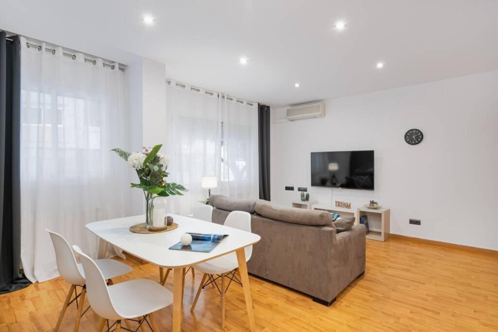 Lodging Apartments Villa De Gracia 2 Bedroom Cozy Apartment Βαρκελώνη Εξωτερικό φωτογραφία